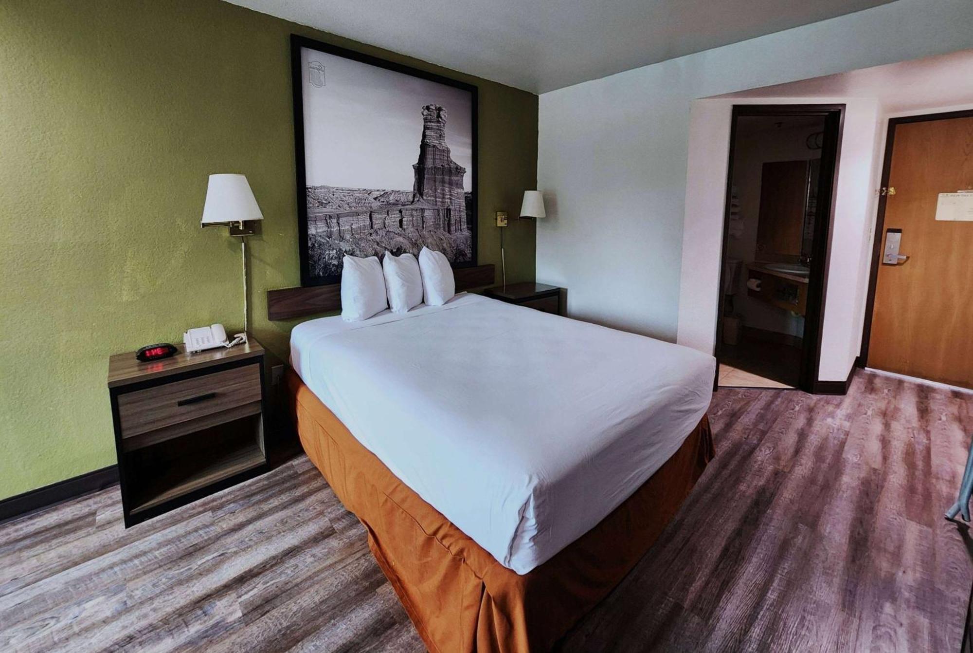 Super 8 By Wyndham Austin North/University Area Bagian luar foto