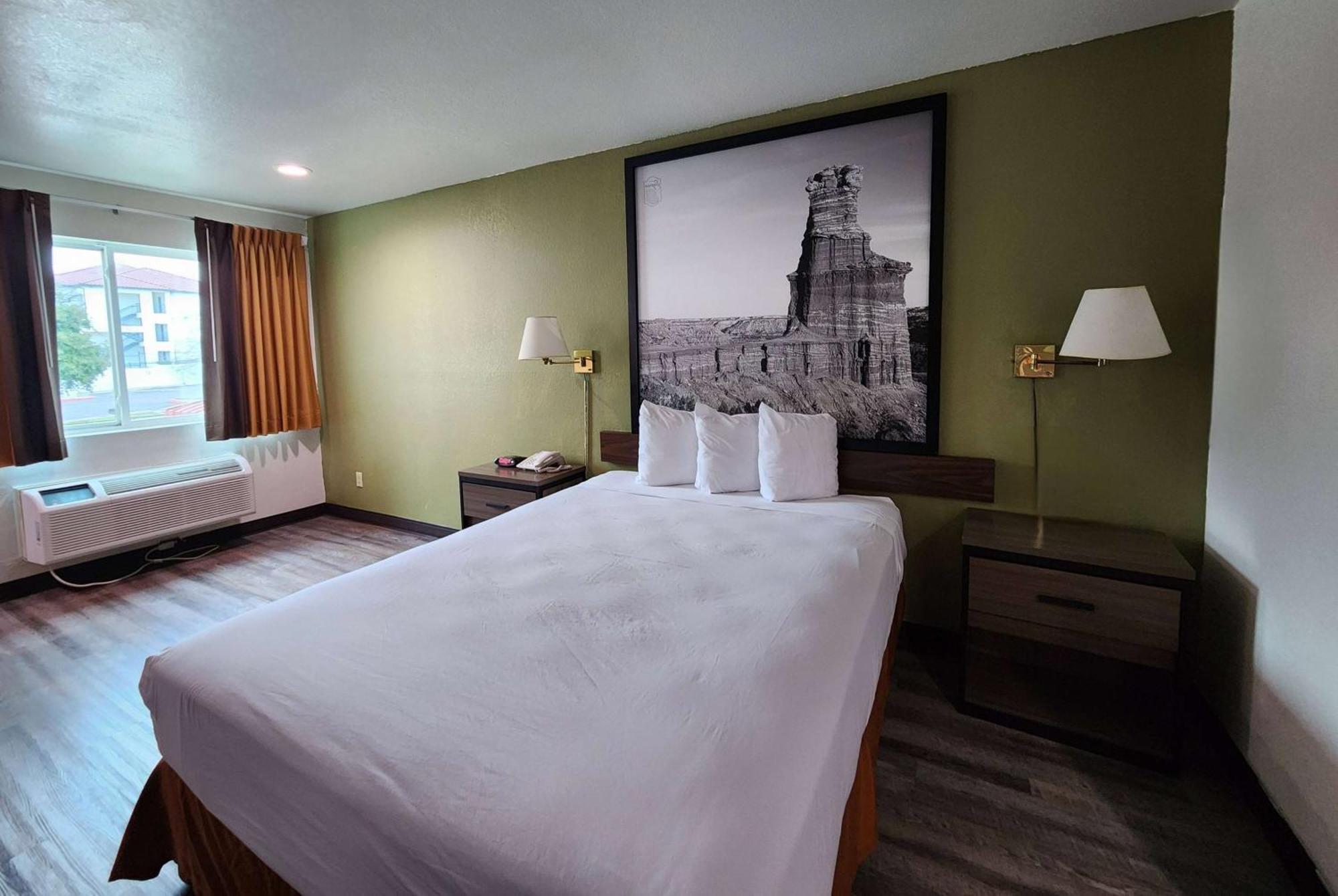Super 8 By Wyndham Austin North/University Area Bagian luar foto
