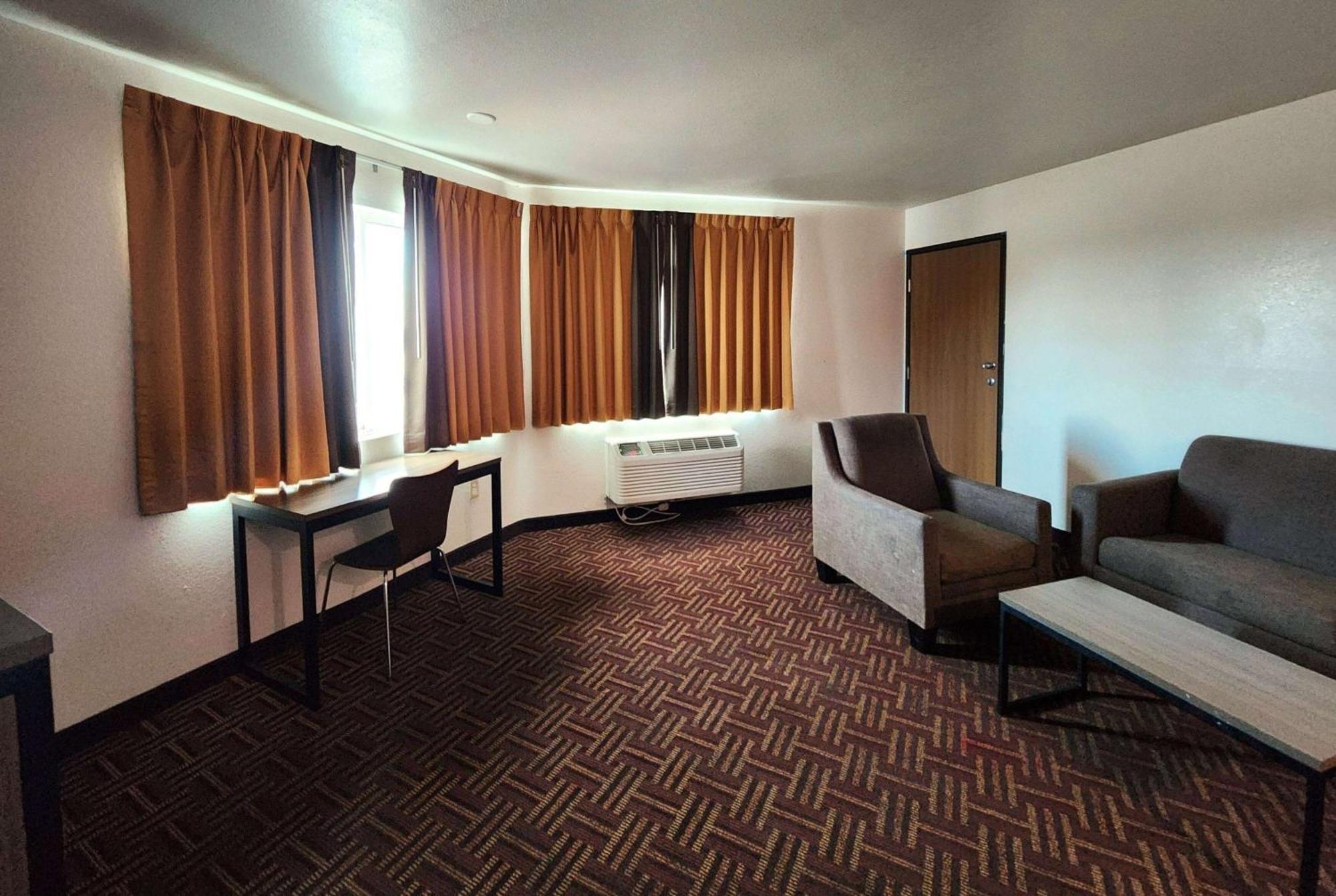 Super 8 By Wyndham Austin North/University Area Bagian luar foto
