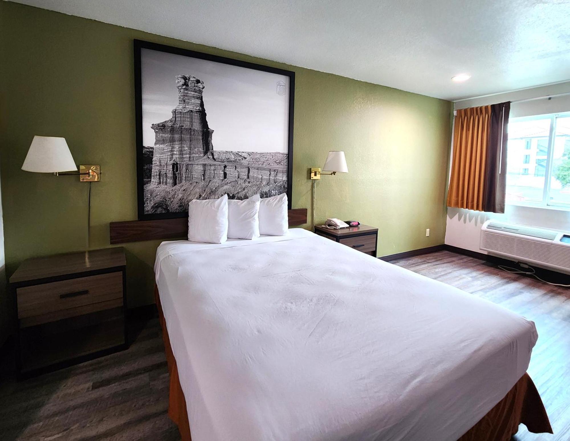 Super 8 By Wyndham Austin North/University Area Bagian luar foto
